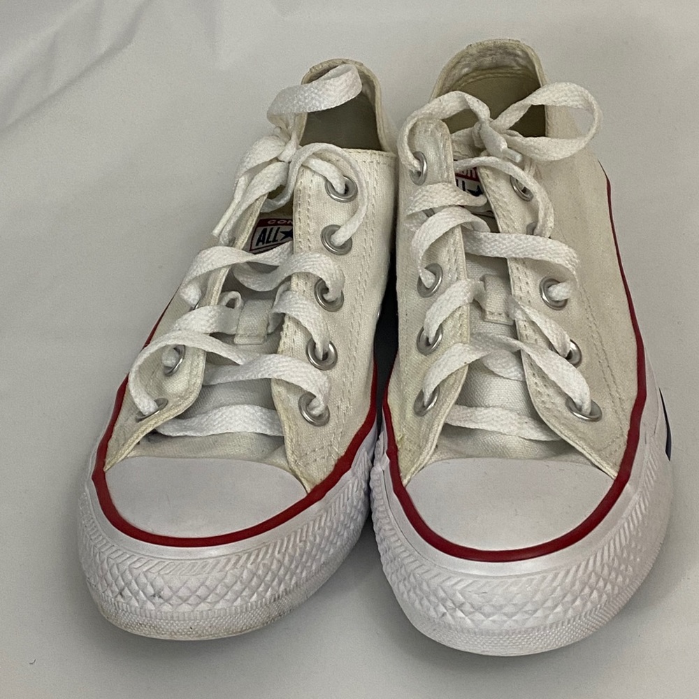 Converse Chuck Taylor All Star Low Top SZ6 unisex
